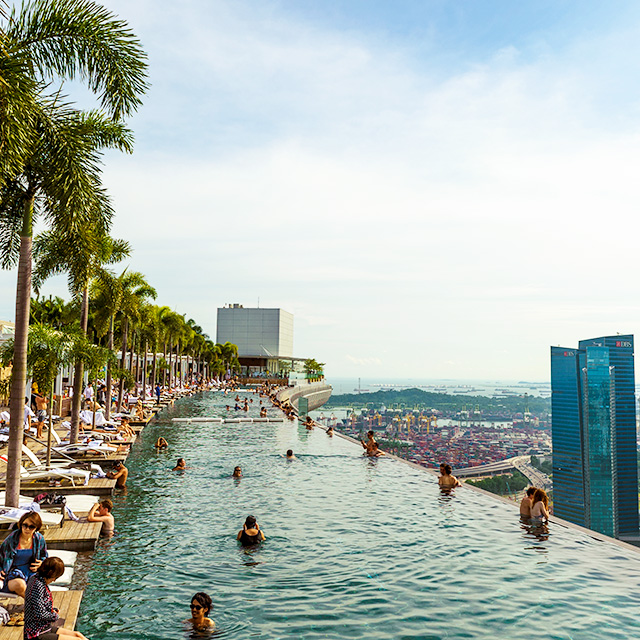 File:Marina Bay Sands - Rooftop - SkyPark Infinity Pool (view from